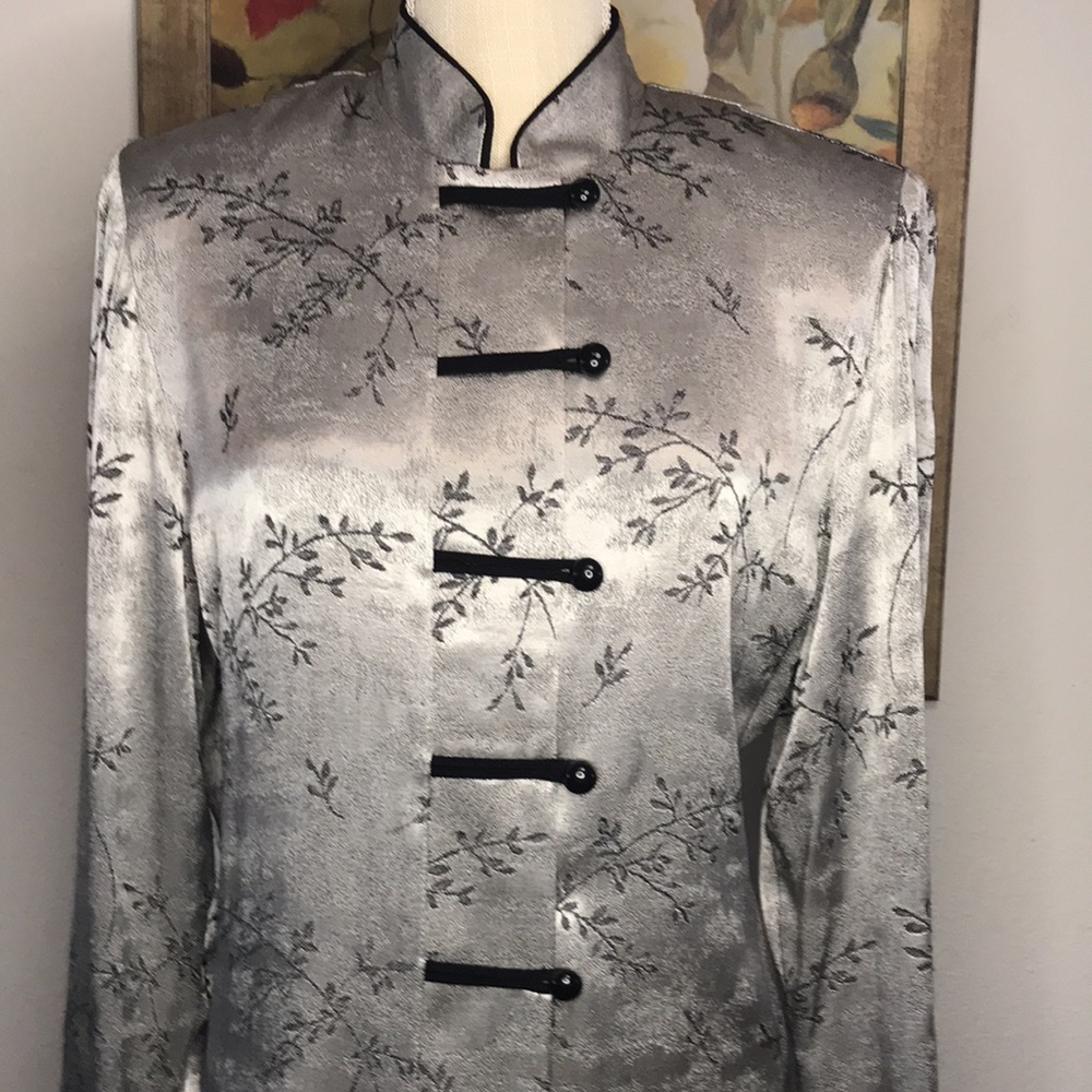 Mandarin Style 2-Piece Pant Suit